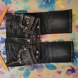 Miss Me Signature Cuffed Capris, 24